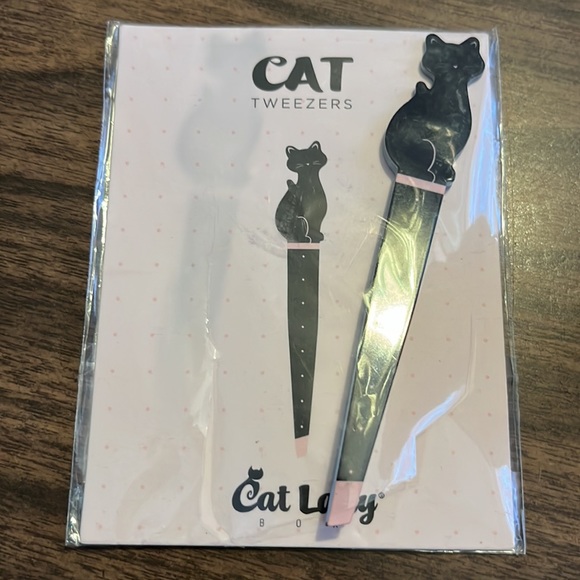 Cat Gift Lot Coffee Mug Oven Mitt Tweezers Eyeshadow NEW - Picture 4 of 6